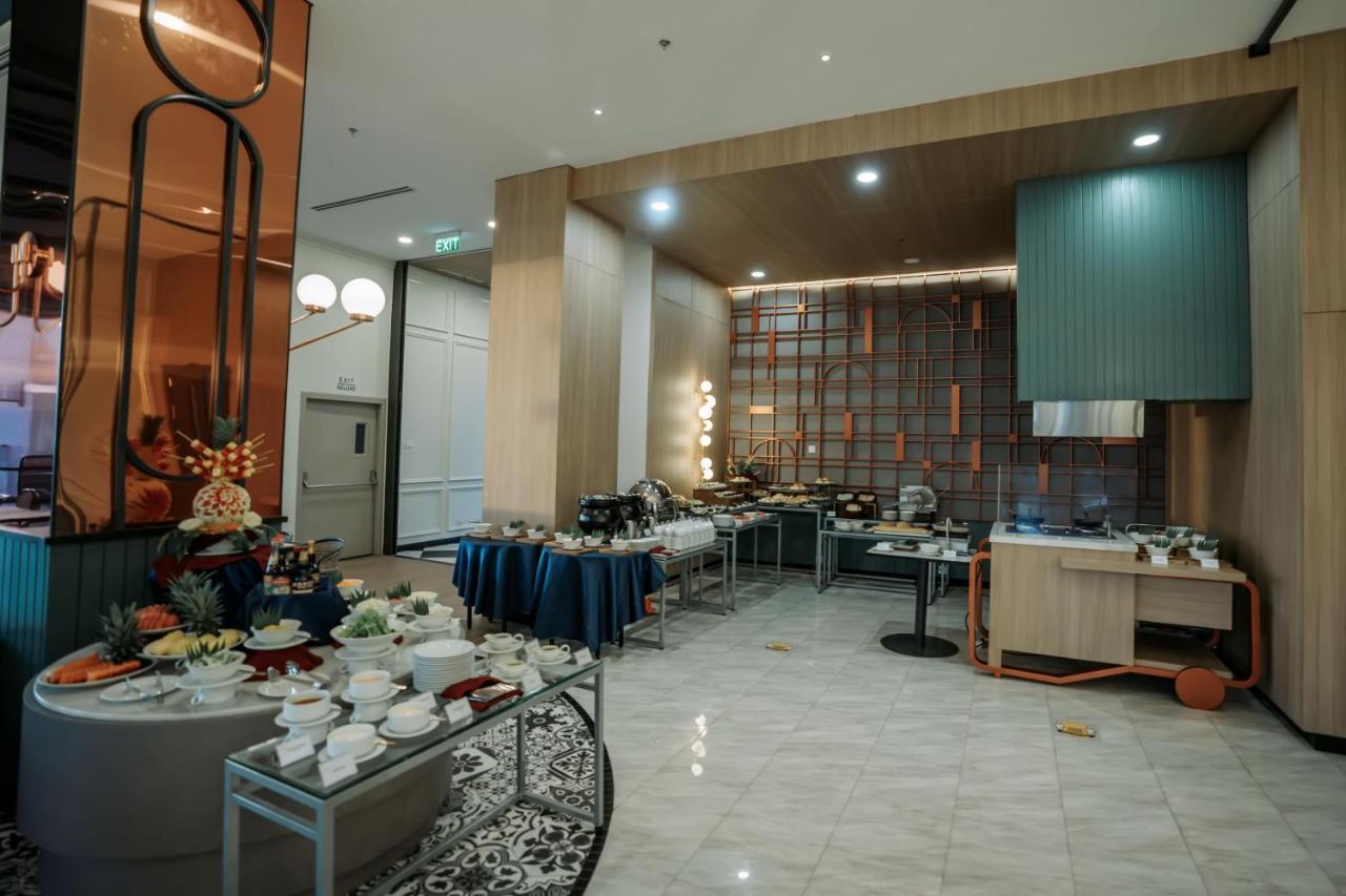 Luwansa Hotel And Convention Center Manado Zewnętrze zdjęcie