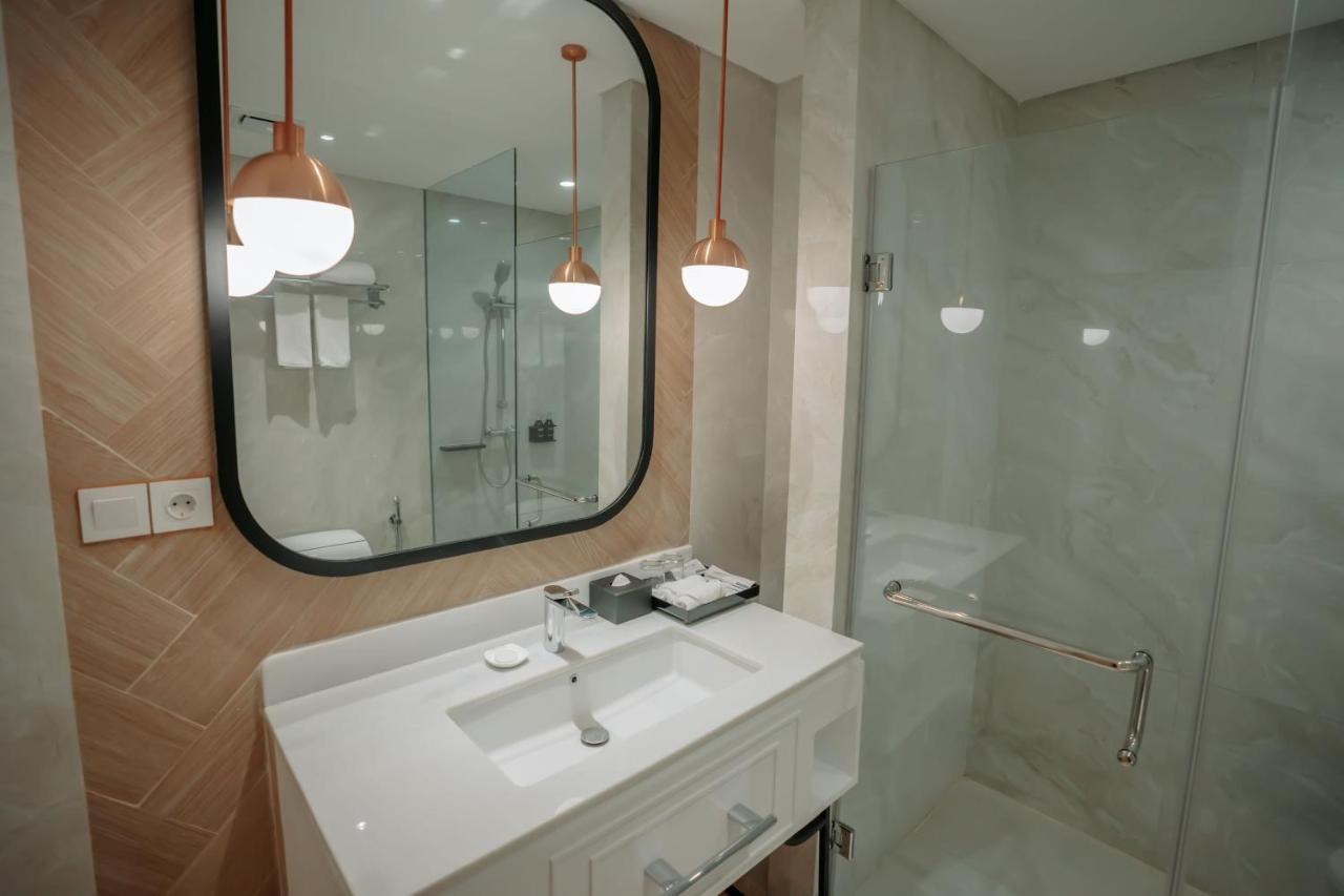 Luwansa Hotel And Convention Center Manado Zewnętrze zdjęcie