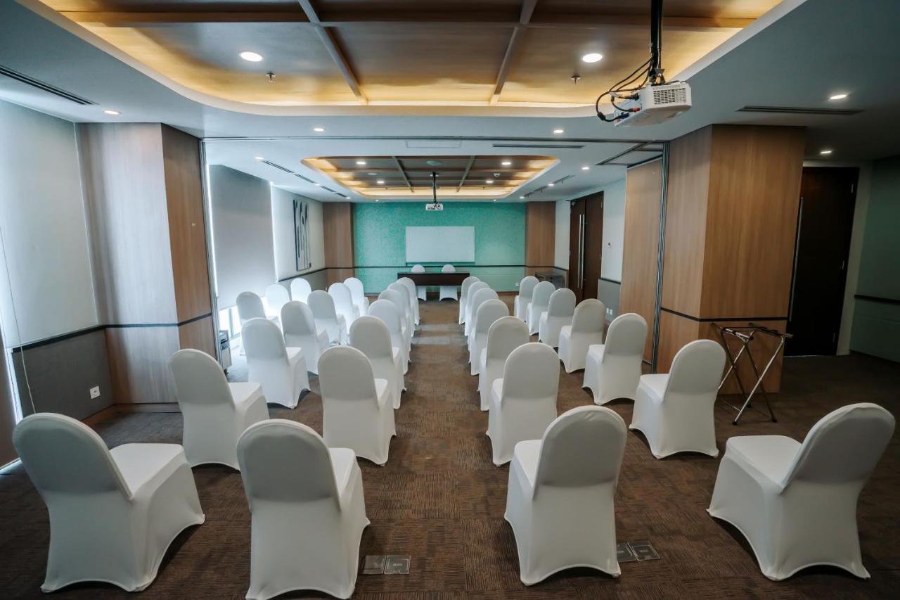 Luwansa Hotel And Convention Center Manado Zewnętrze zdjęcie