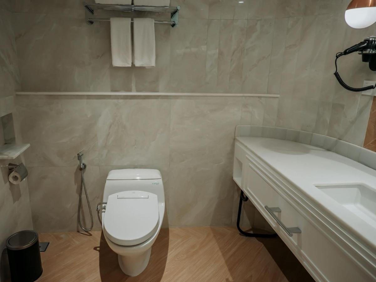 Luwansa Hotel And Convention Center Manado Zewnętrze zdjęcie